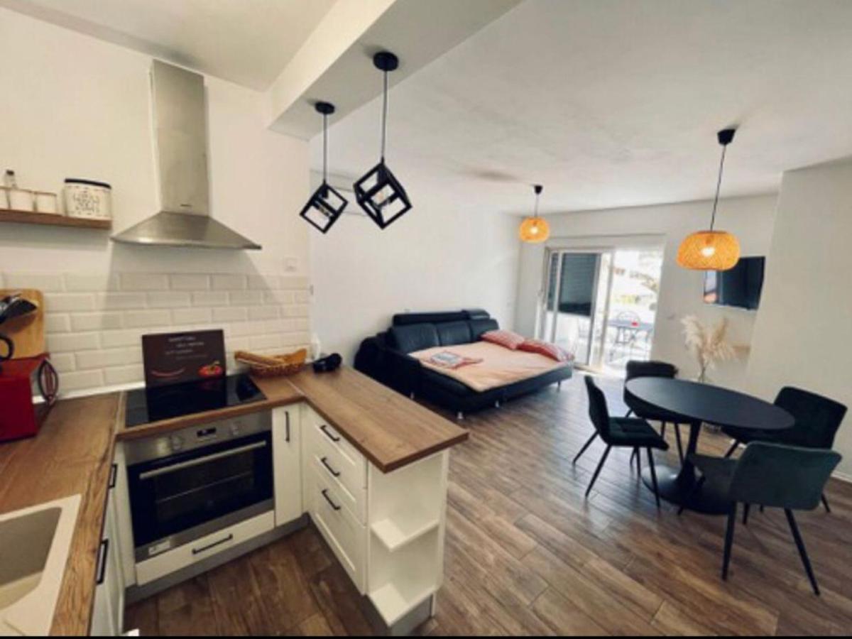 Apartments Martina Tisno Luaran gambar