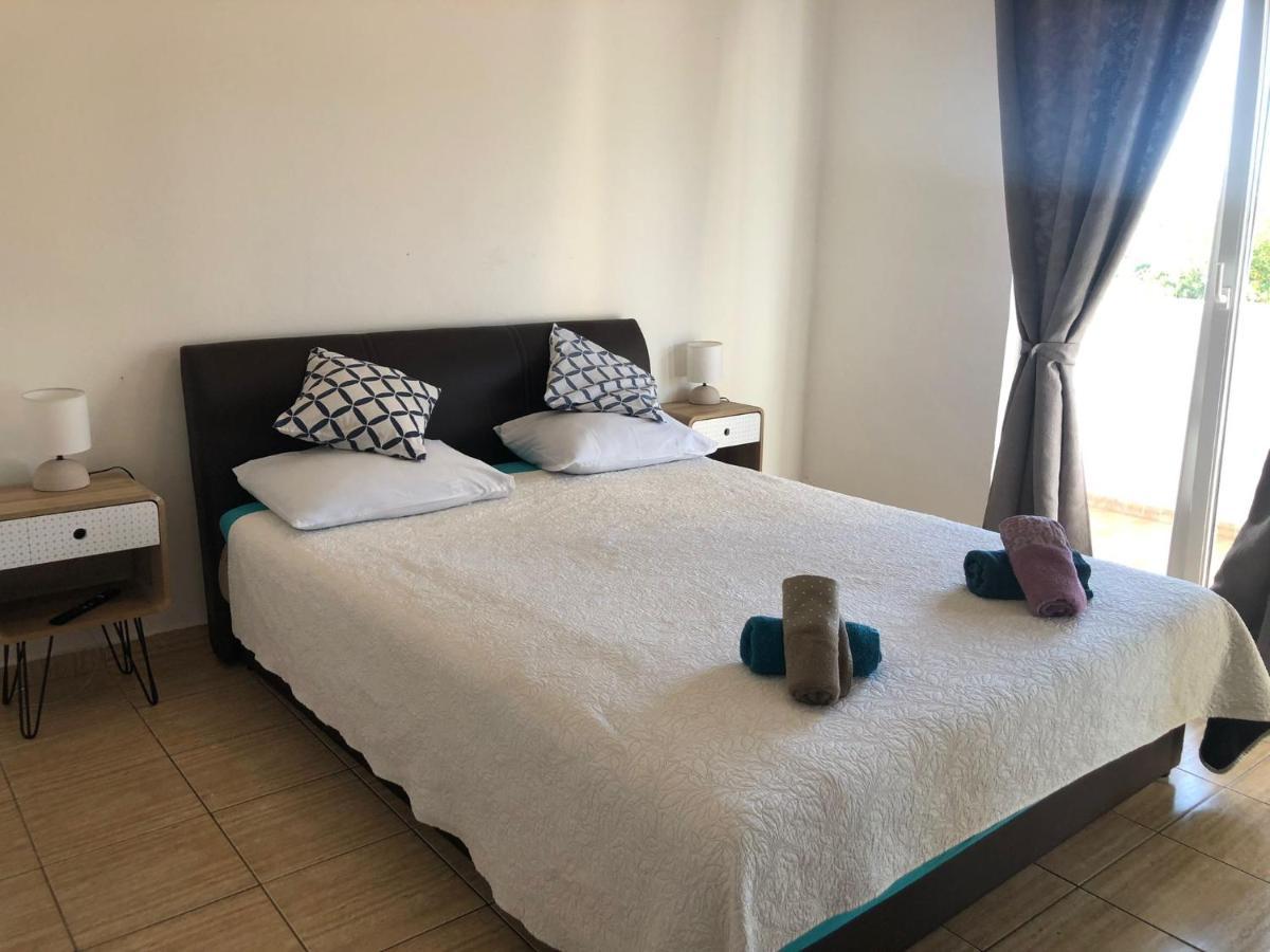 Apartments Martina Tisno Luaran gambar